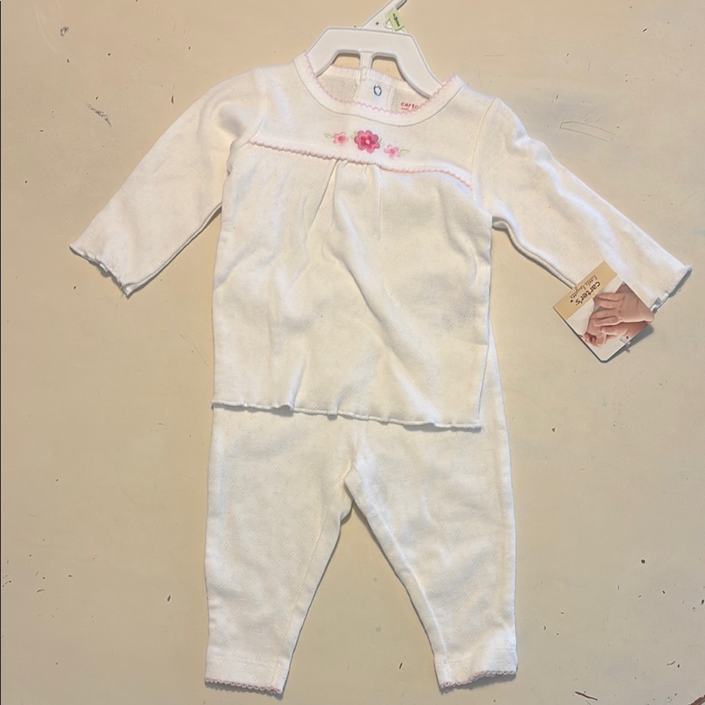 Carter’s matching white top and pants, 0-3 months, NWT